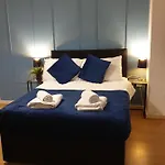City View Studio Apartment - Central